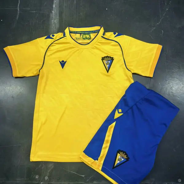 Cádiz Local 25-26 Equipación