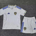 Leeds United Local 25-26 – Equipación