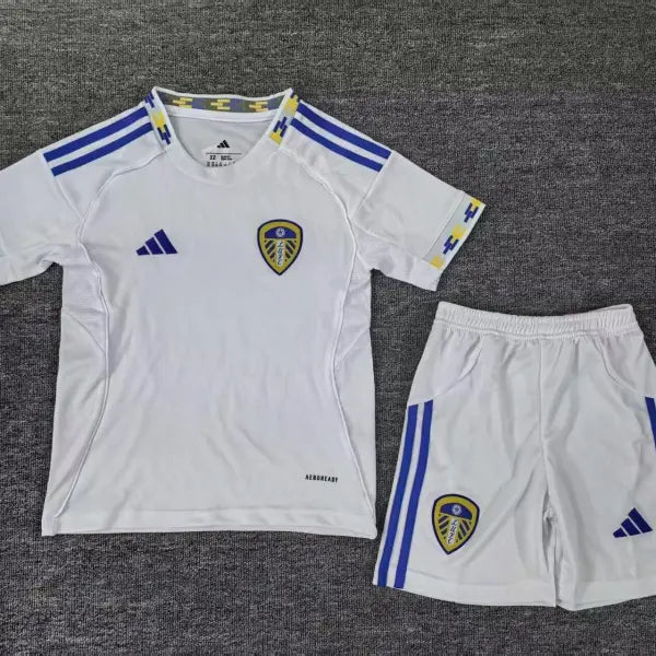 Leeds United Local 25-26 – Equipación