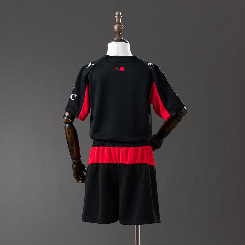 Ac Milan Local 25-26 – Equipación
