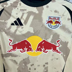 New York Rb Local 25-26 – Equipación